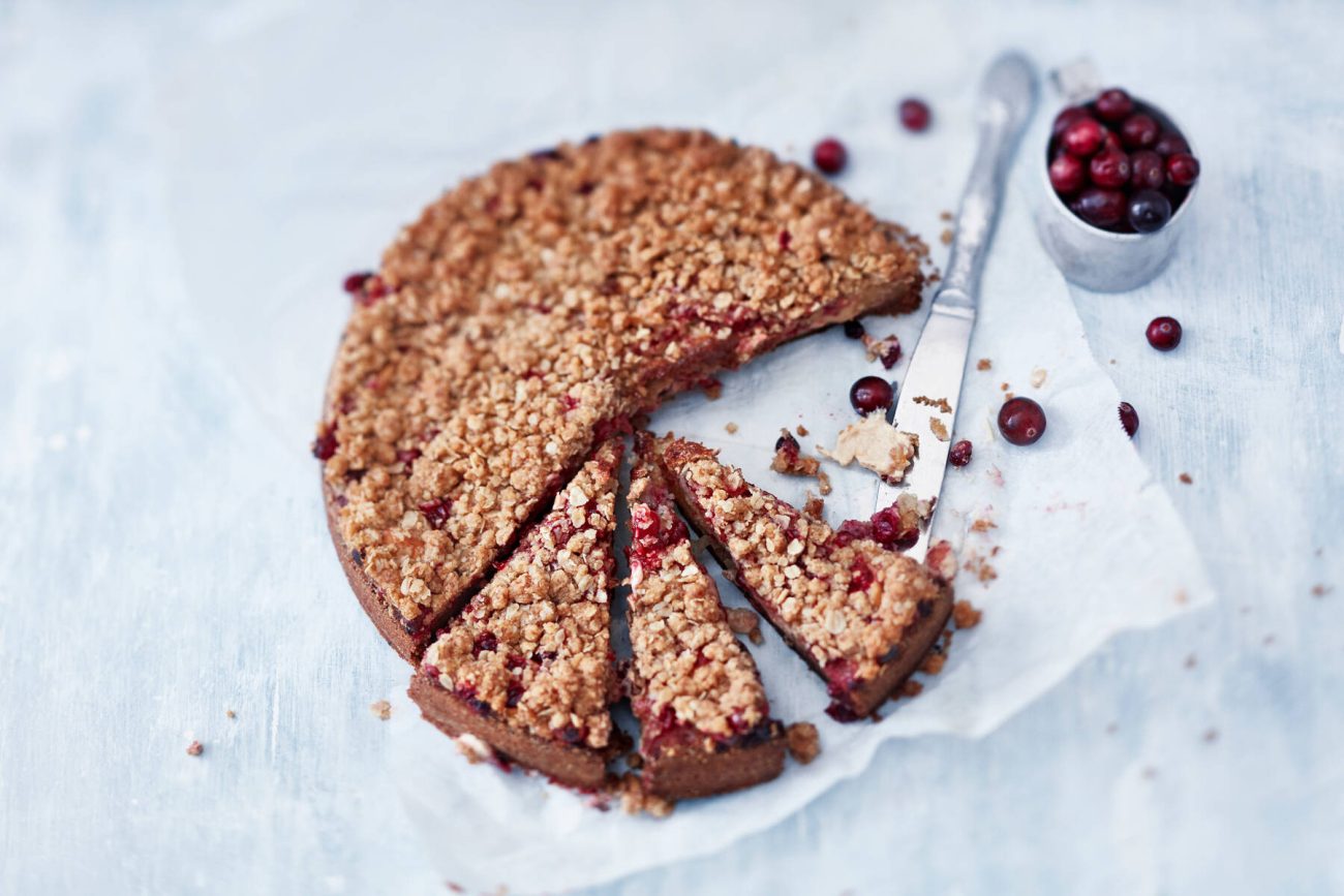 Karpalo-kinuskimurukakku