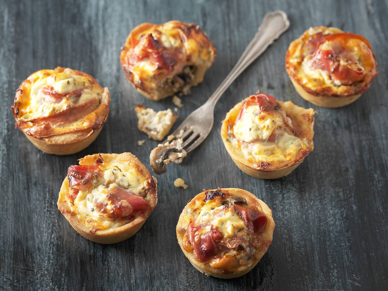 Pienet sieni-kinkkupiiraat