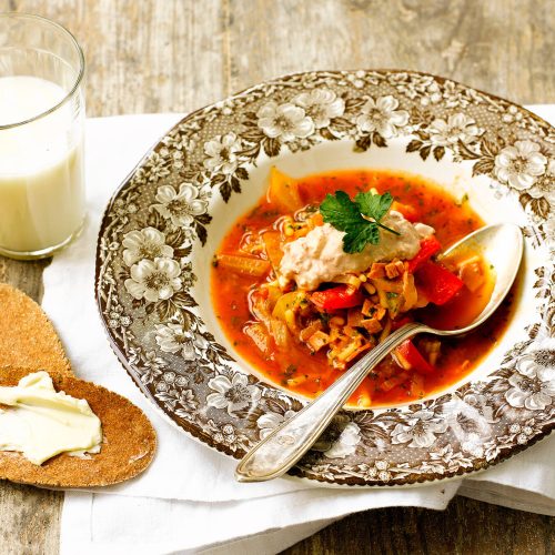 Tomaattinen minestronekeitto