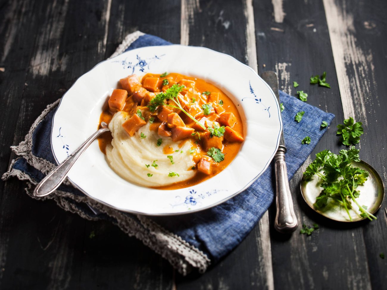 Punainen makkarakastike