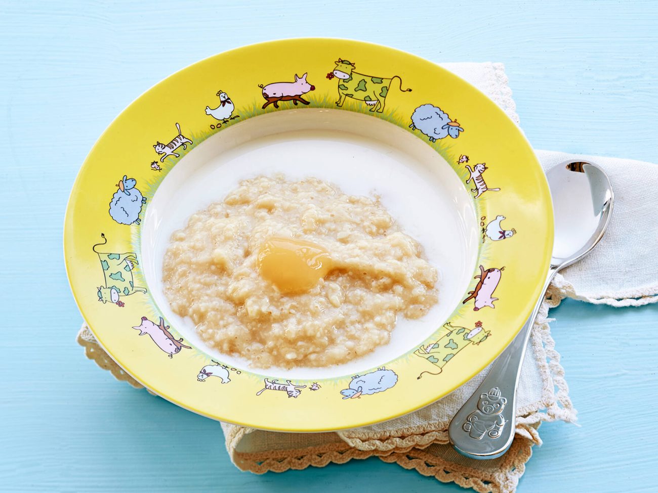 Pehmoinen päärynä-kaurapuuro lapsille