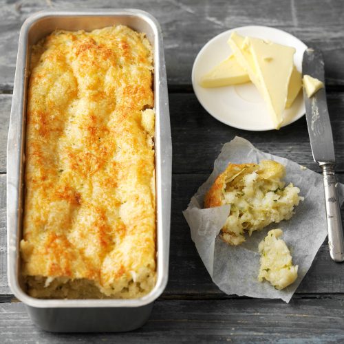 Gluteeniton kesäkurpitsa-juustoleipä