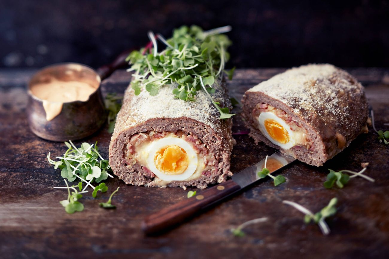 Kananmunilla täytetty lihamureke