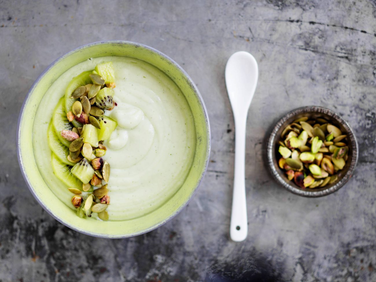 Vihreä smoothiekulho