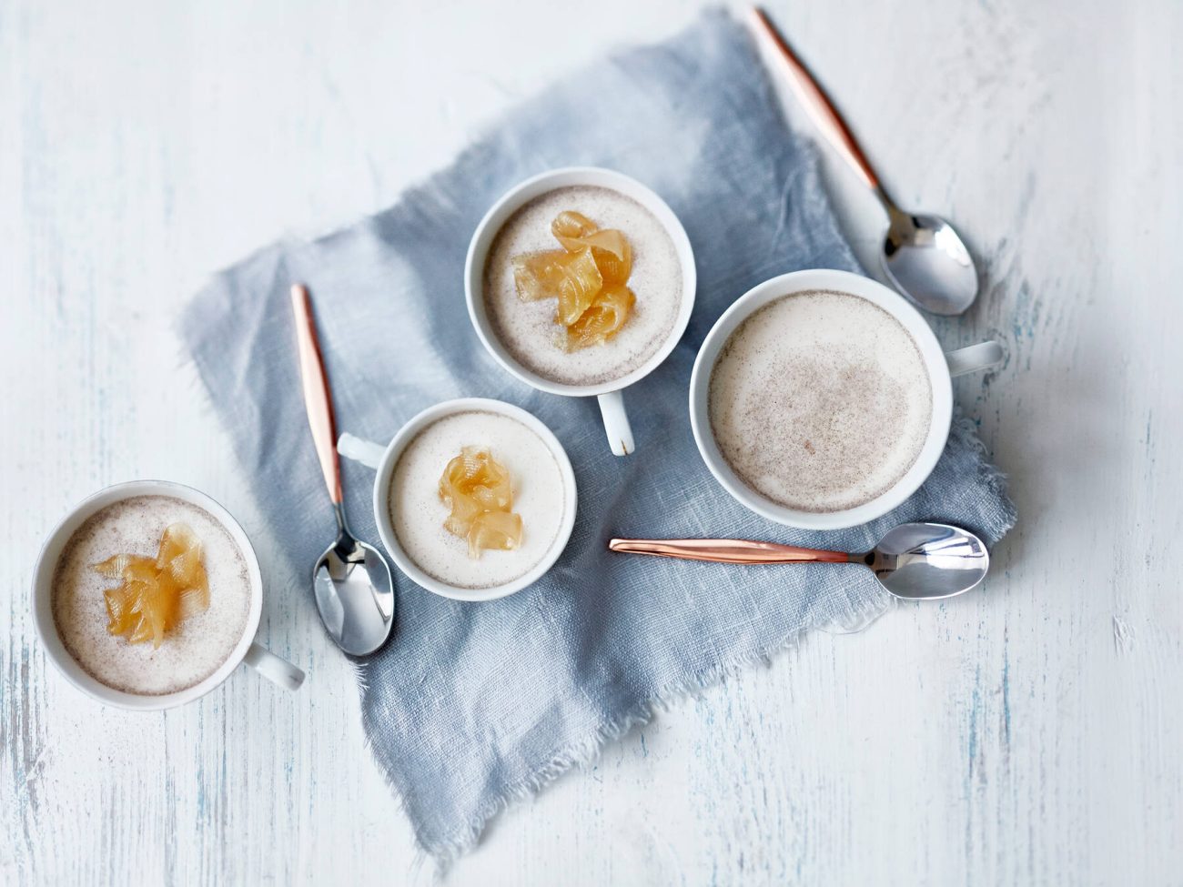 Omena-inkivääri panna cotta