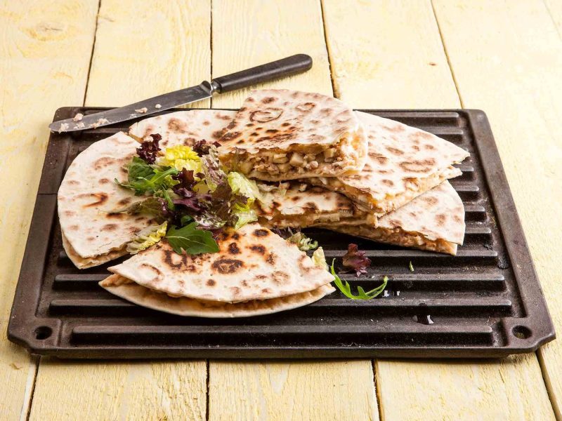 Tonnikala-quesadillat