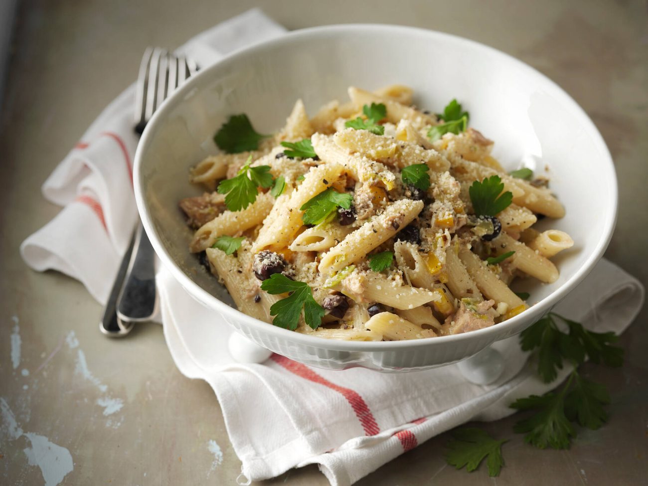 Kolmen sipulin tonnikalakastike