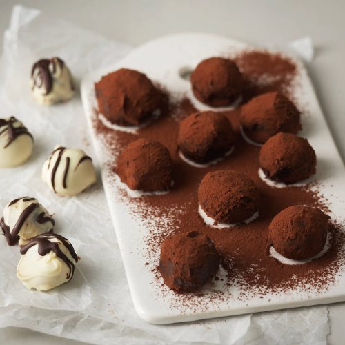 Kahden suklaan tryffelit