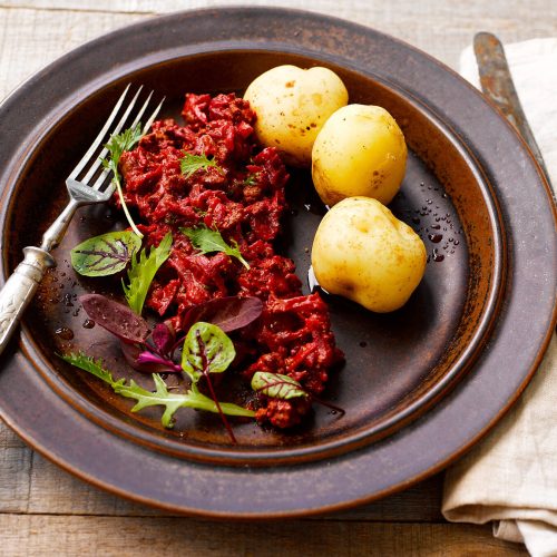 Punajuuri-jauhelihakastike