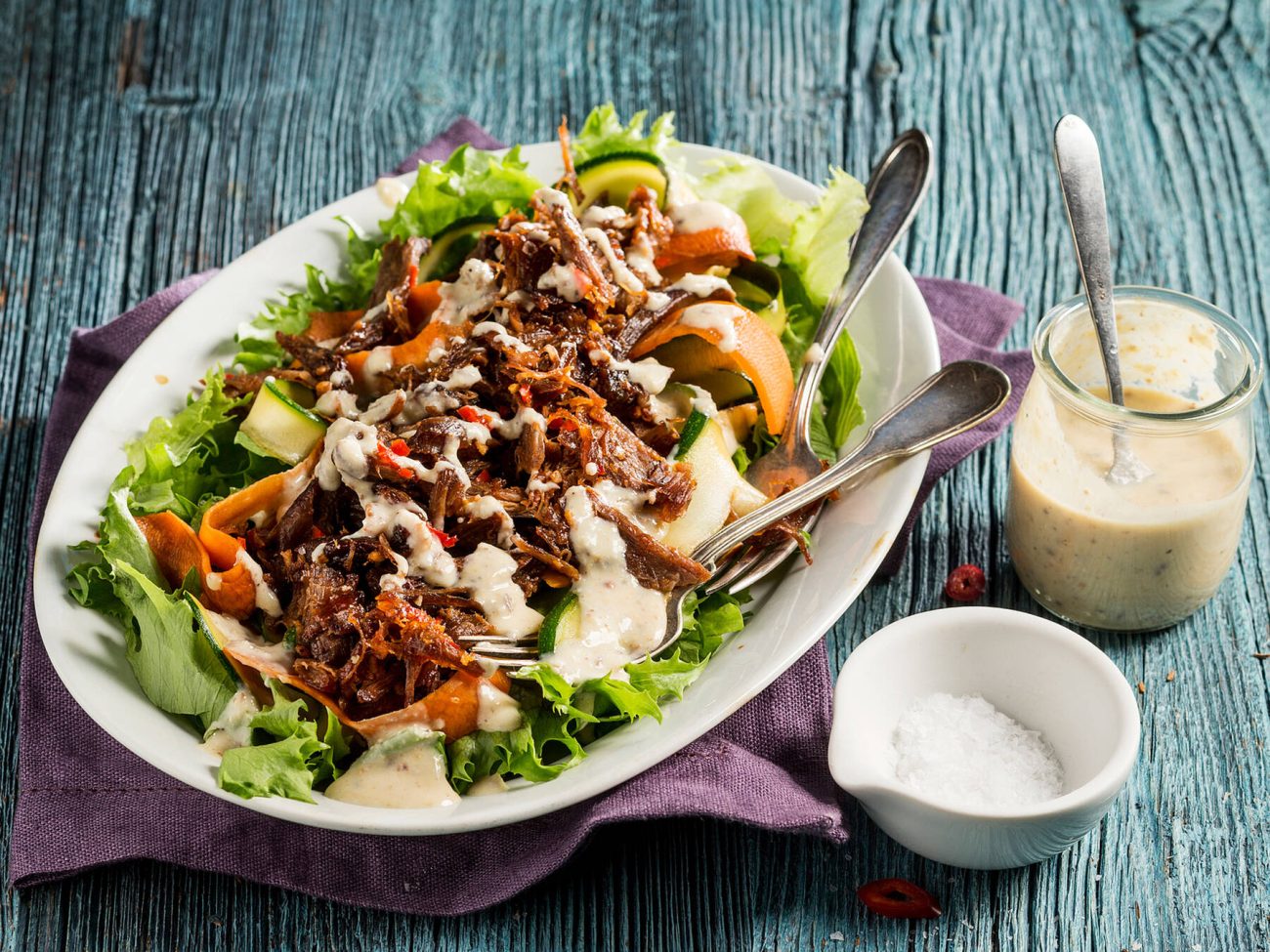 Salaatti ylikypsästä lampaasta & Dukkah-kastike