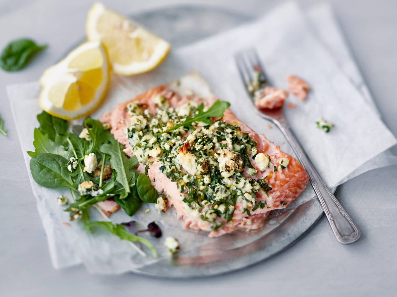 Uunilohi AURA yrttikuorrutuksella