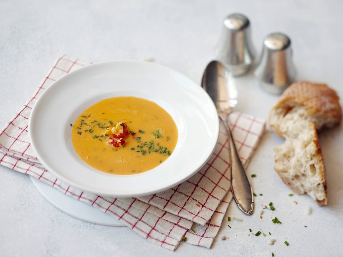 Rapukeitto itse tehdystä liemestä