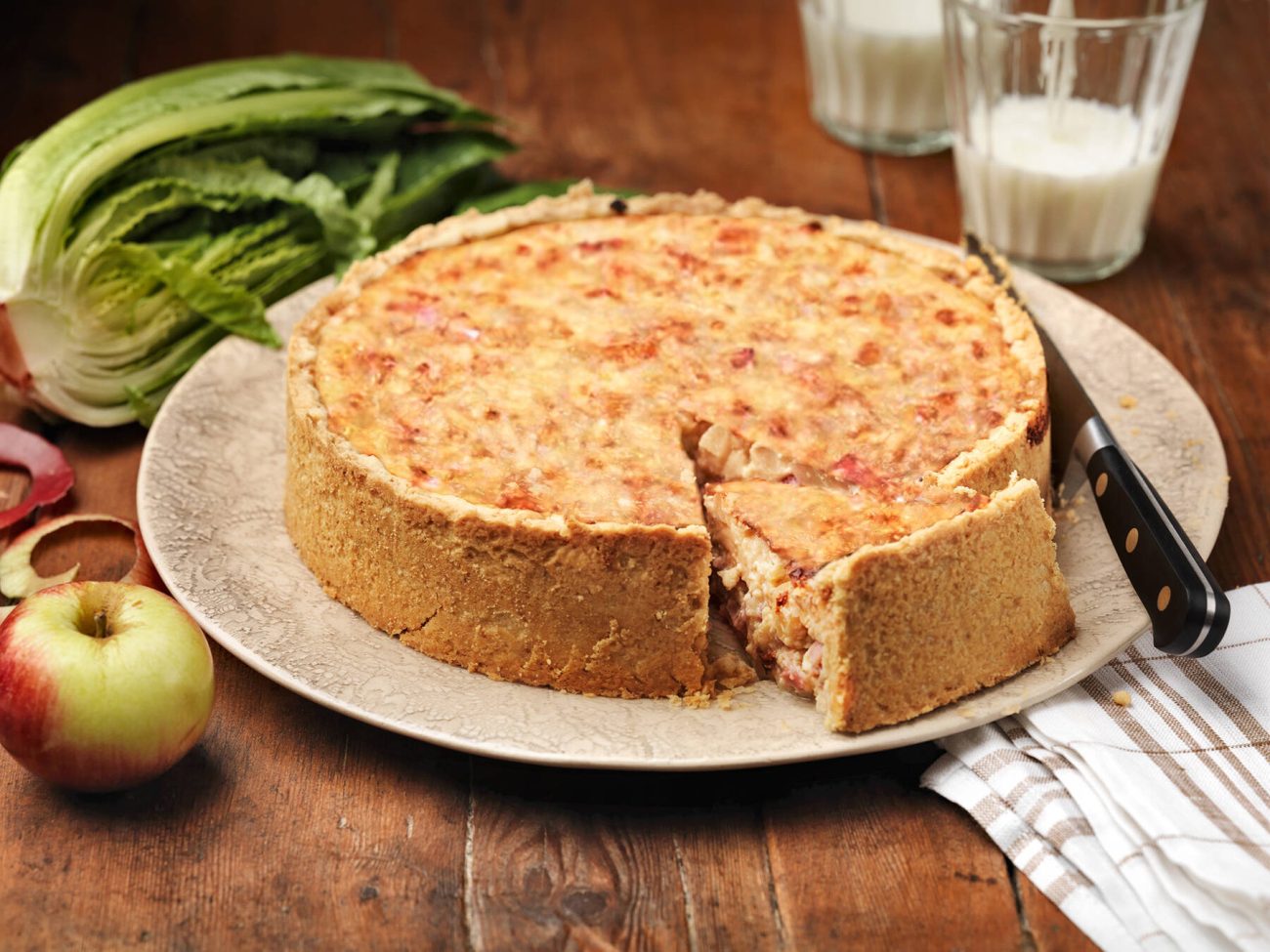 Omenainen kinkkupiirakka