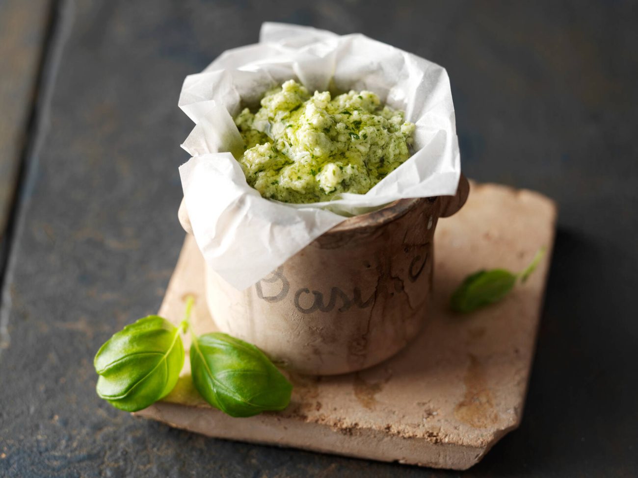 Juusto-basilikapesto