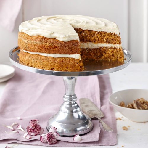 Täytetty porkkanakakku