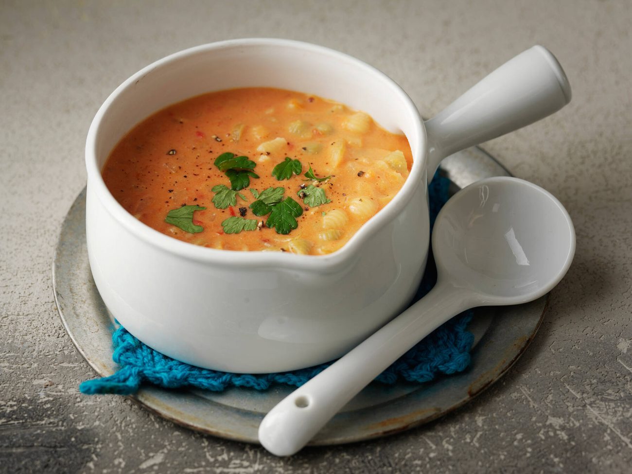 Koskenlaskijan tomaatti-pastakeitto