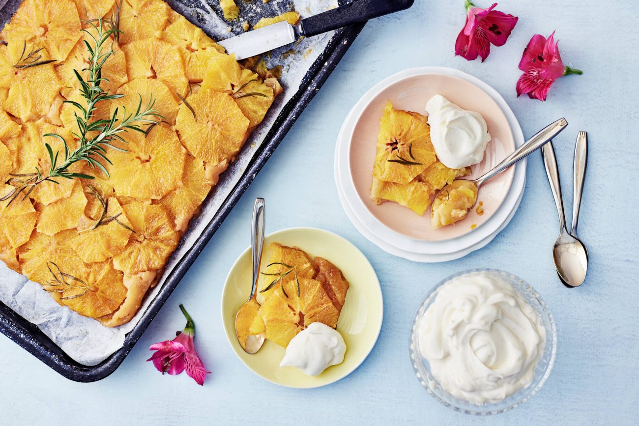 Appelsiini tarte tatin pellillä