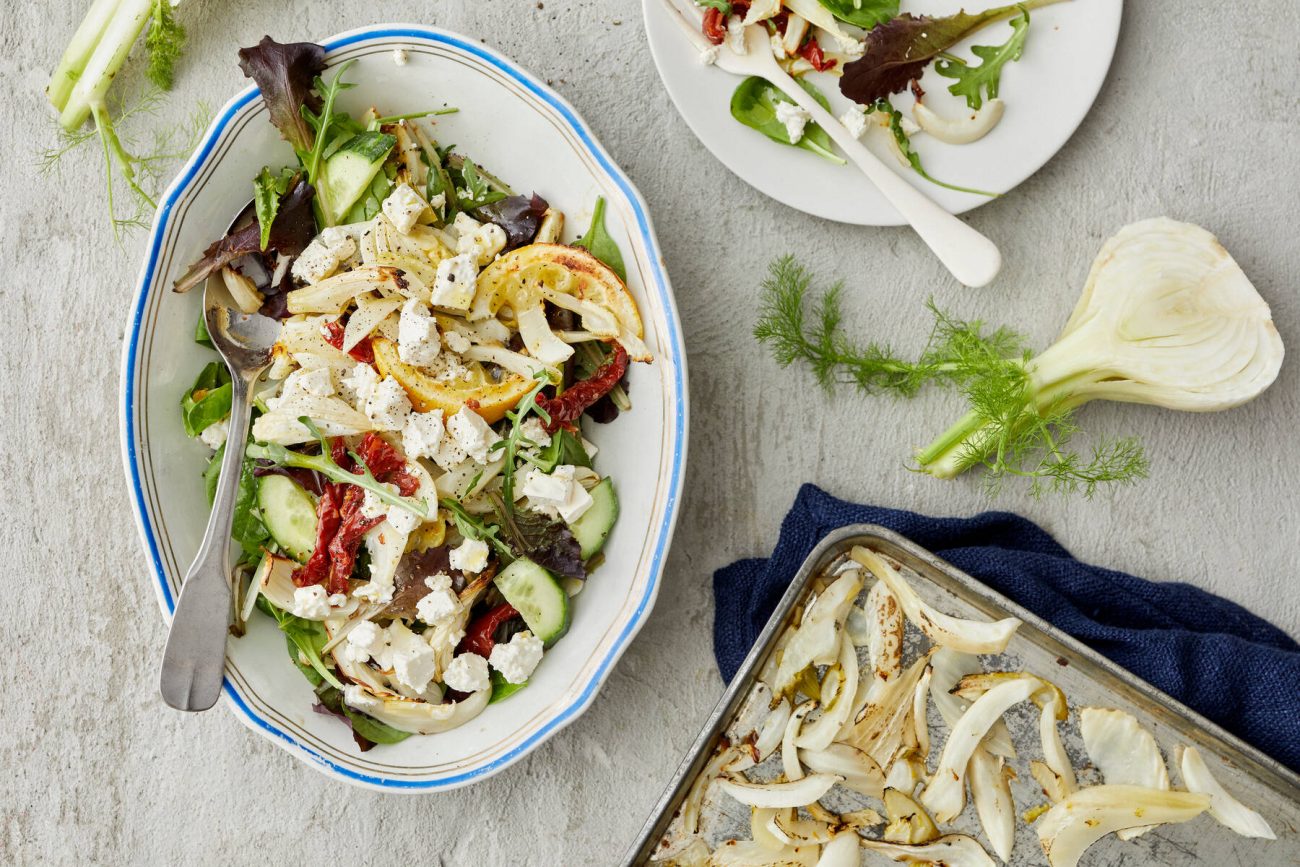 Grillifenkoli-salaatti