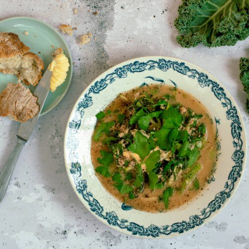 Juustoinen jauhelihakeitto mikrossa