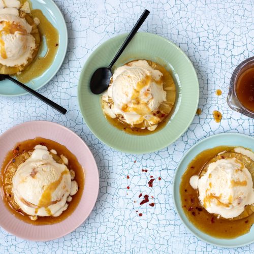 Karamellisoidut ananakset