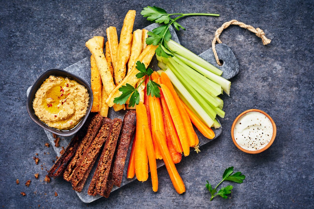 Hummus dippilautanen