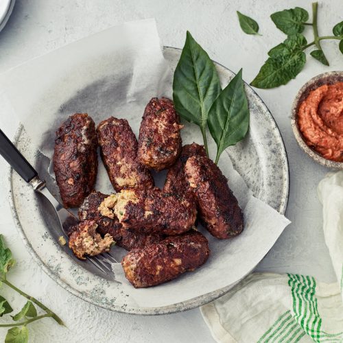 Grillatut cevapcicit ja ajvar