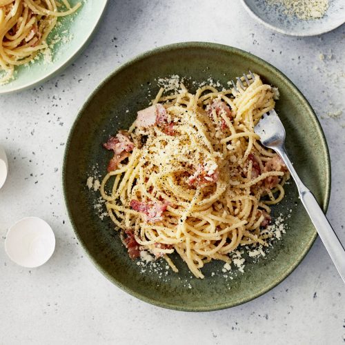 Pasta carbonara eli italialainen pekonipasta