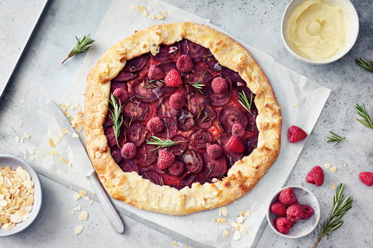 Punajuuri-vadelmagalette