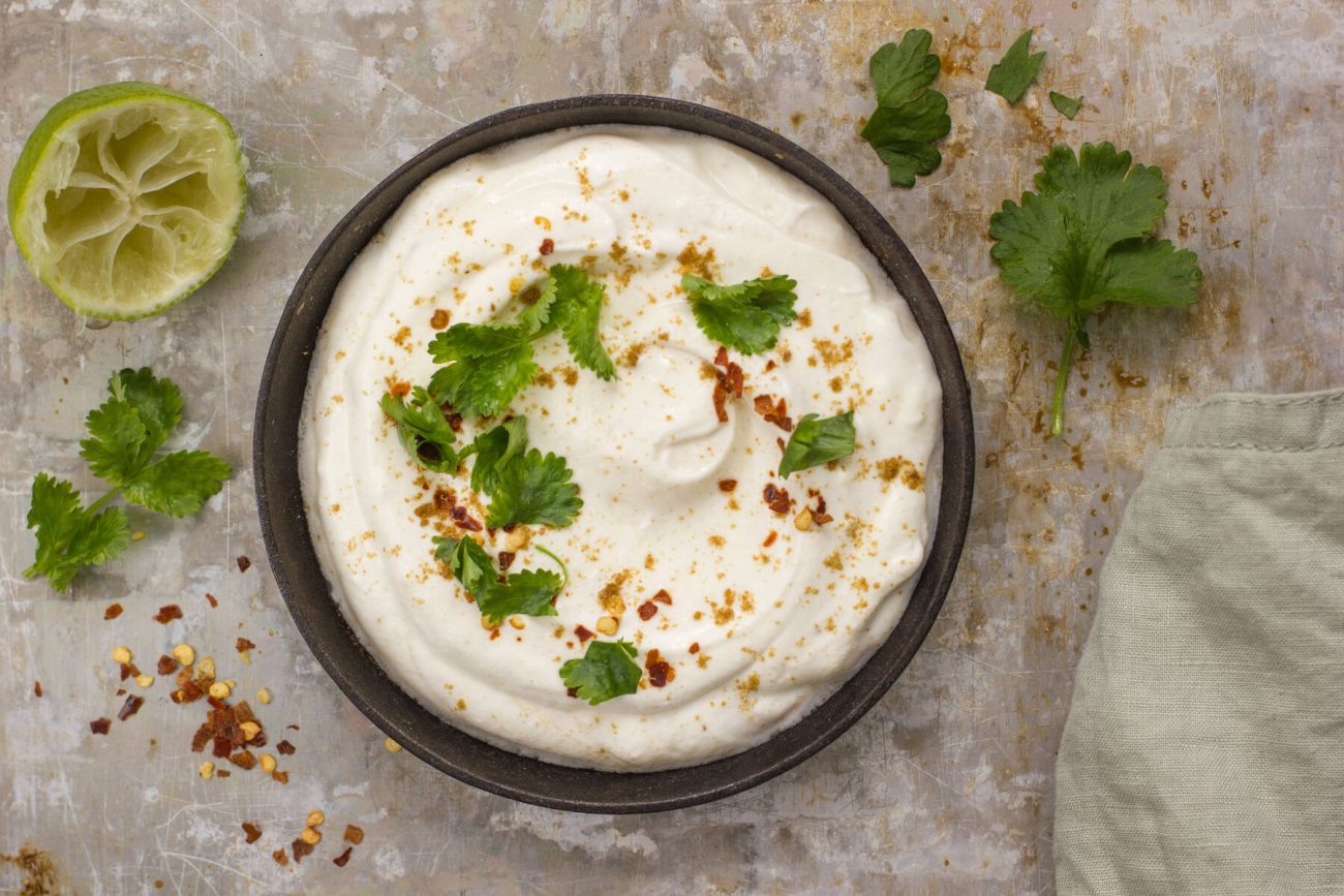 Jogurttikastike kanalle