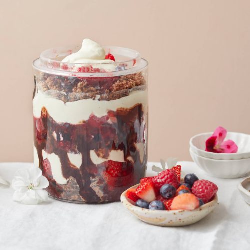 Täyteläinen suklaatrifle