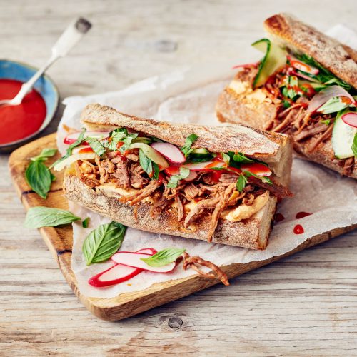 Bánh mi patongit nyhtönaudalla