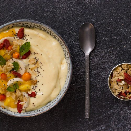 Keltainen smoothiekulho