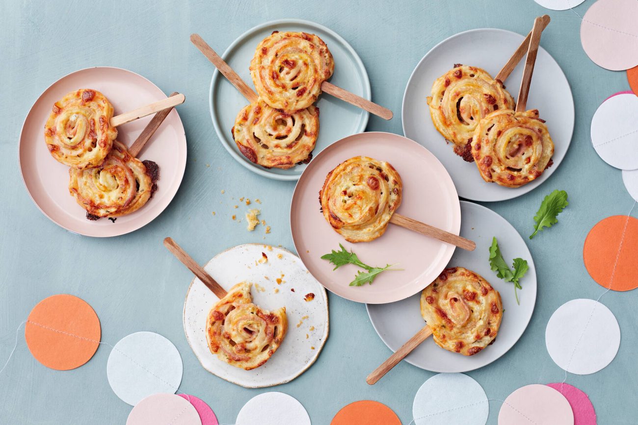 Kinkkuhyrrät tikussa