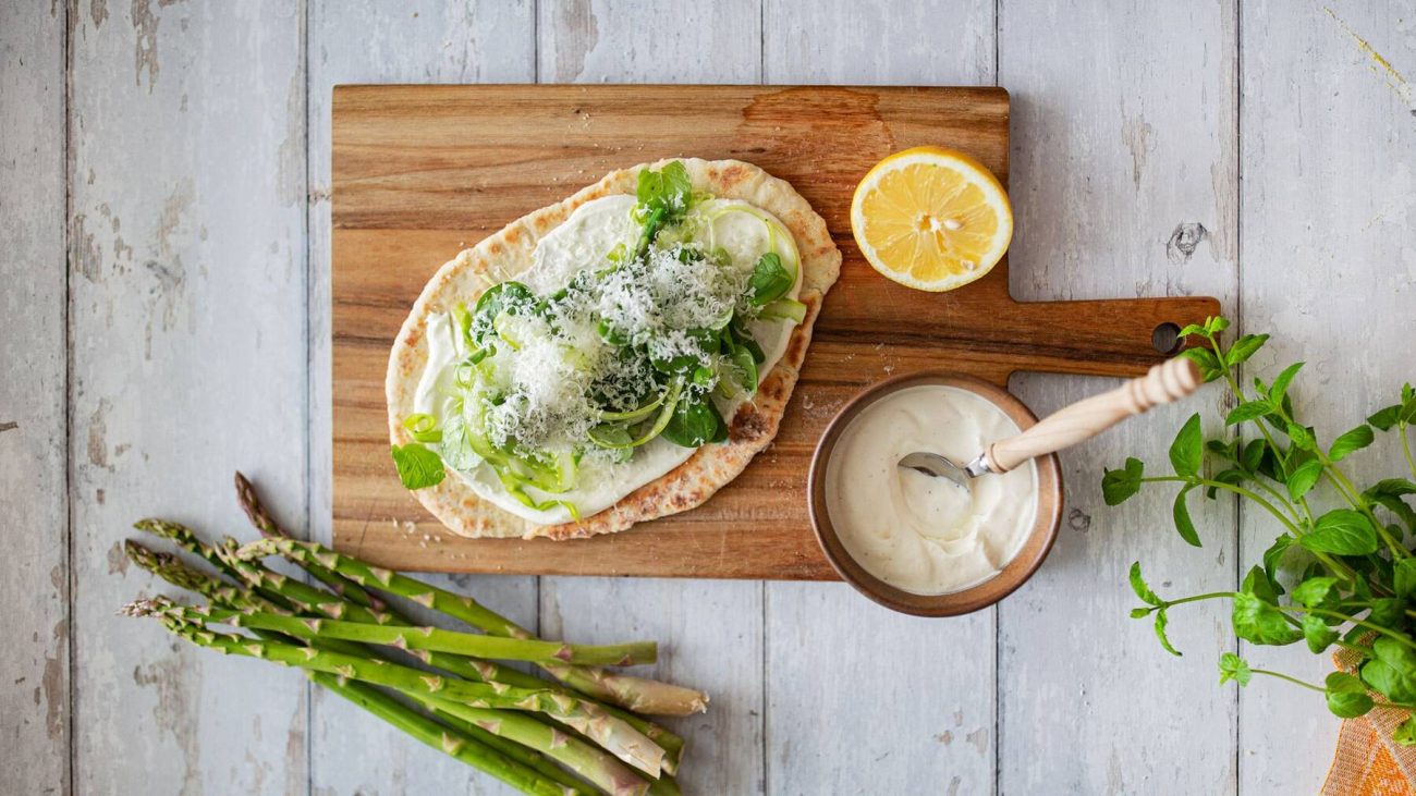 Satokausikalenterin parsa-flatbread