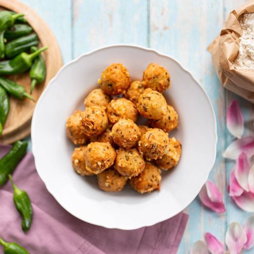 Satokausikalenterin juustoiset pimientos de padro