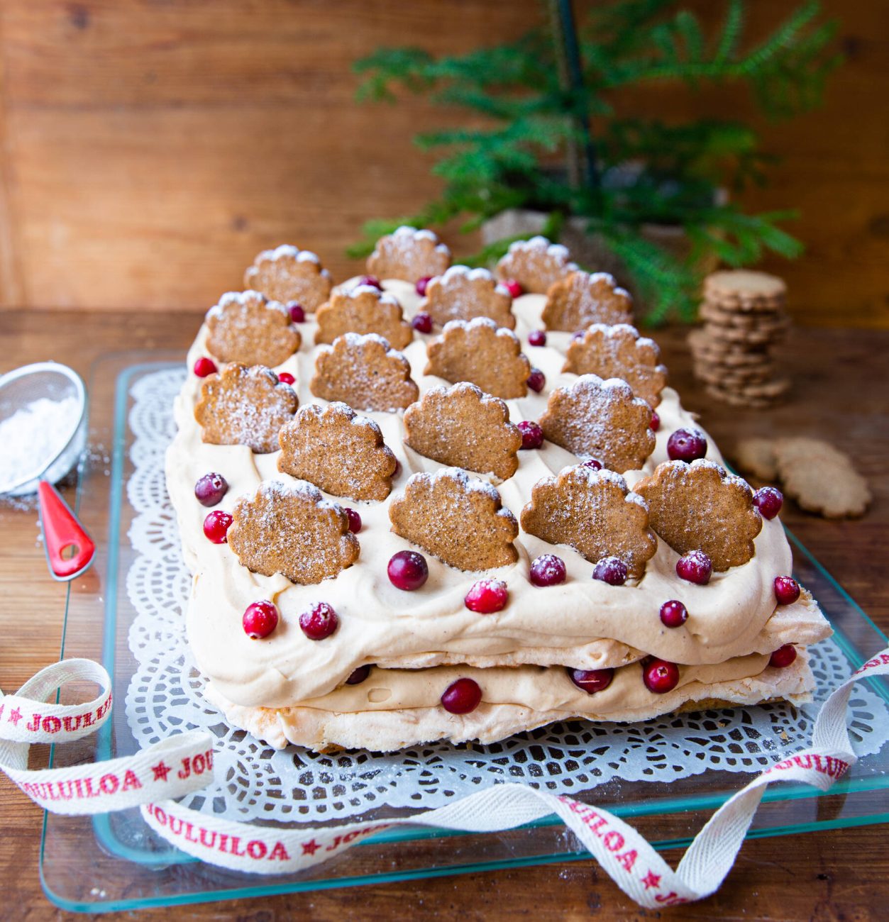 Kinuskikissan jouluinen britakakku