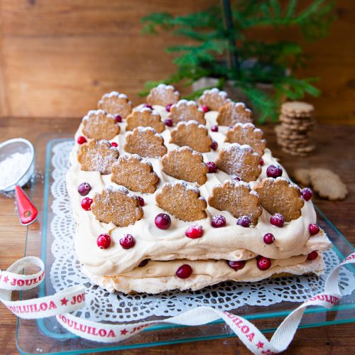 Kinuskikissan jouluinen britakakku