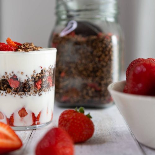 Satokausikalenterin jogurttitrifle