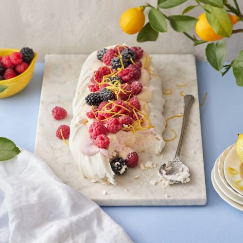 Sitruuna-vadelmapavlova