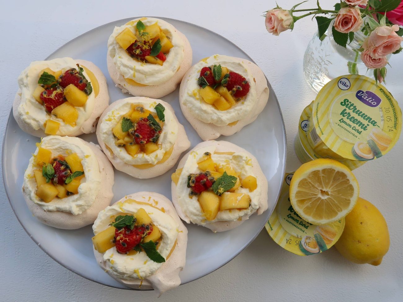 Bakerikan sitruunapavlovat