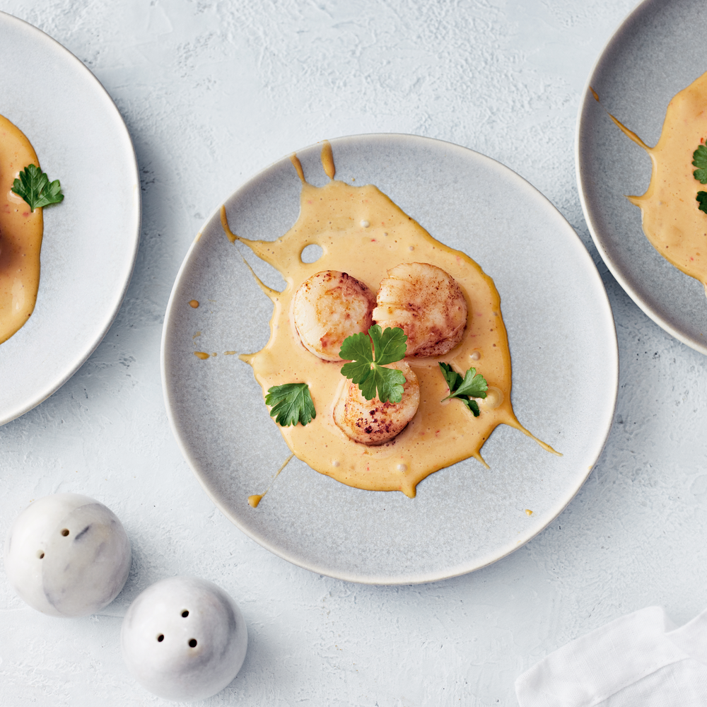 Kampasimpukat ja hollandaise