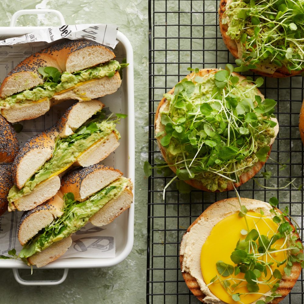 Vegaaninen avokadobagel