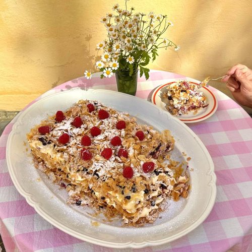 Imanin ja Leenan mascarpone-mantelikakku