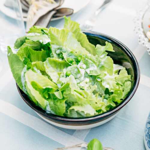 Teemu Laurellin vihersalaatti piimäkastikkeella