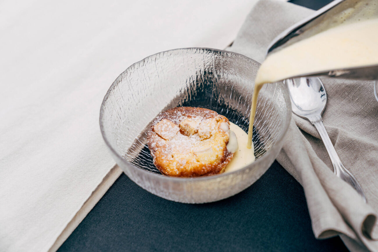 Teemu Laurellin omena-clafoutis vaniljakastikeella