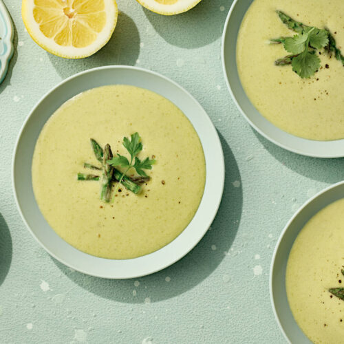 Lempeän sitruunainen parsakeitto