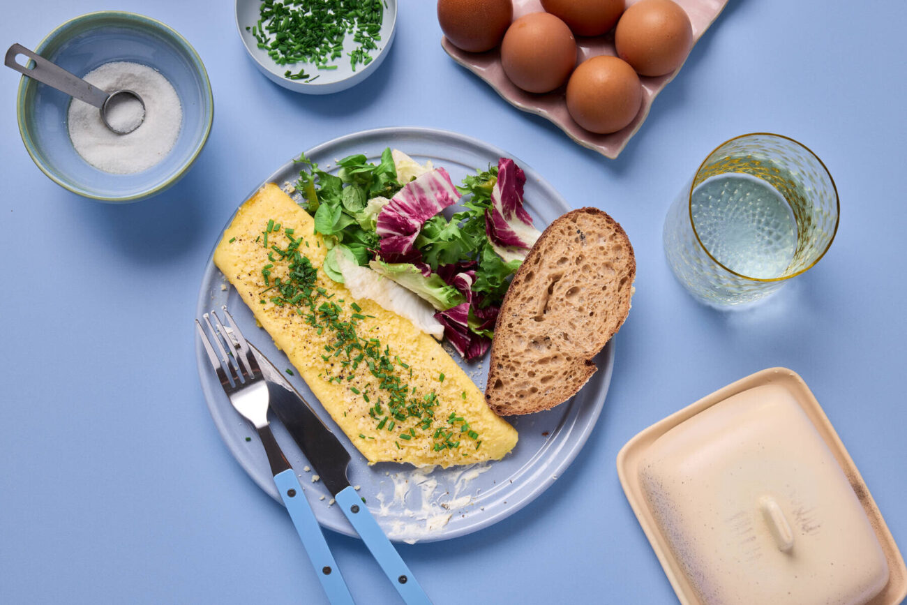 Tuorejuusto-omeletti