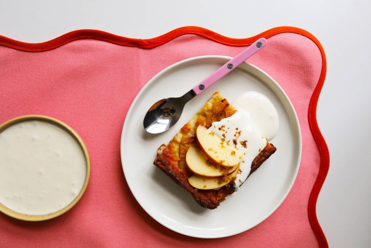 Emilin omena-rahkapannari vanilja-rahkavaahdolla