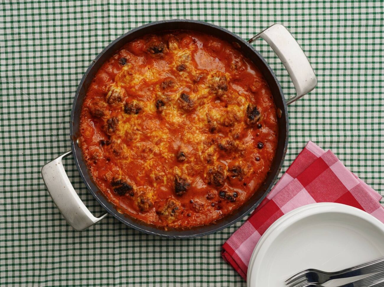 Bella Tablen lihapulla-gnocchipannu