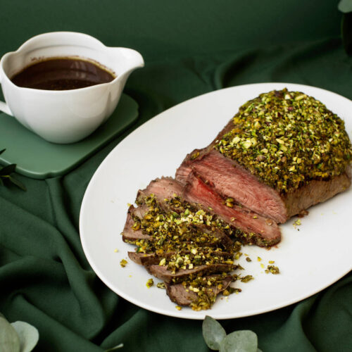 Kuorrutettu paahtopaisti ja glögi-punaviinikastike